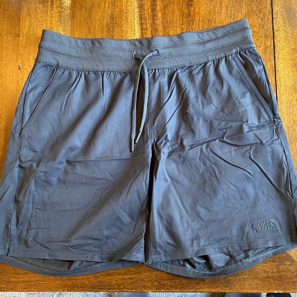 NWT North Face Womens shorts size M